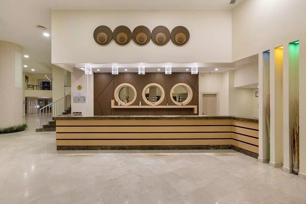 رزرویشن هتل سی لایت ریزورت